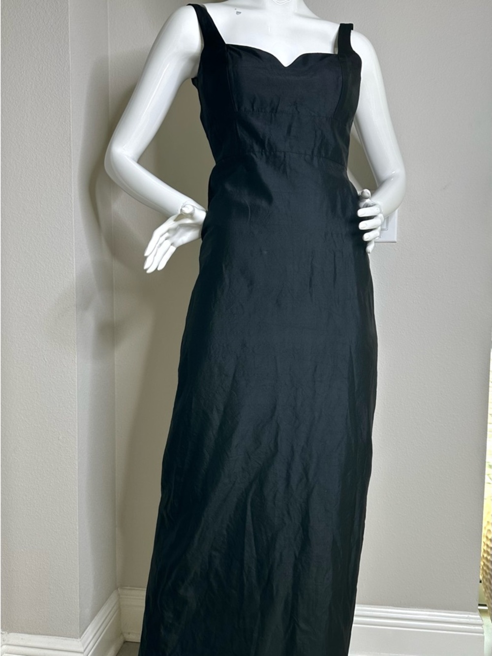Lynn Lugo Silk Black Maxi Dress Size 2 Sleeveless Elegant Evening Formal Gown